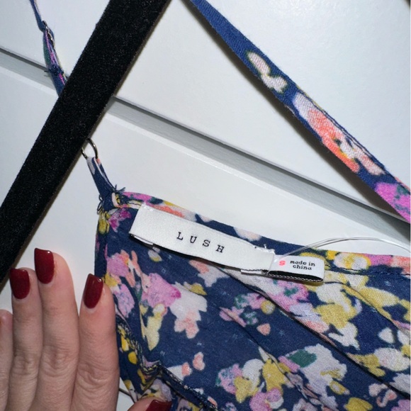 Navy floral cropped cami - Picture 8 of 9